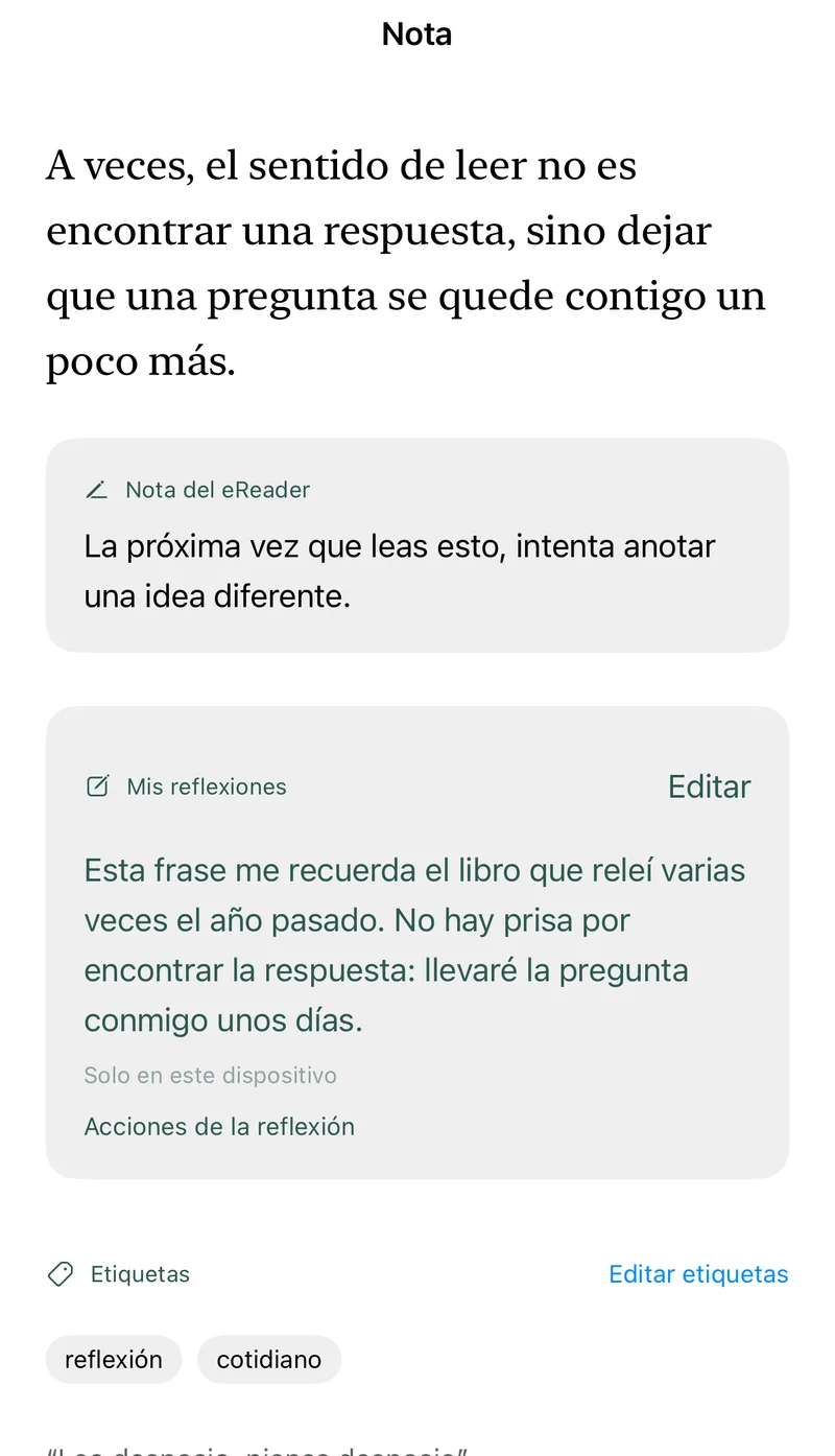 Pantalla de una nota del ejemplo integrado de LeafTrove 1.3: un subrayado, la nota del lector, “Mis reflexiones”, etiquetas y los botones para añadir a favoritos o a repaso.