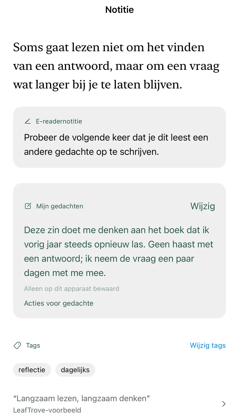 Notitiescherm uit het ingebouwde voorbeeld van LeafTrove 1.3: een markering, de notitie van de e-reader, “Mijn gedachten”, tags en de knoppen om als favoriet te bewaren of aan herhaling toe te voegen.